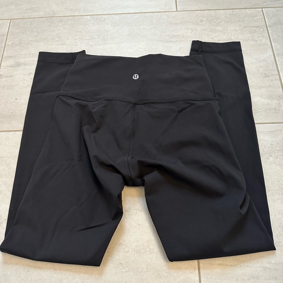 Lululemon Wunder Under Leggings - Picture 2 of 3